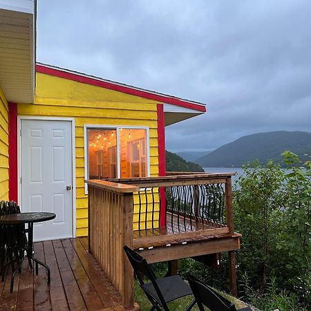 Knotty Pine Ocean Front Suite - Adults Only 英戈尼什 外观 照片