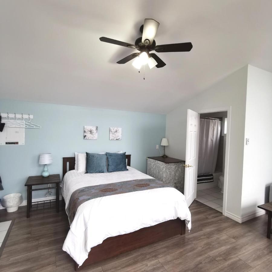 Knotty Pine Ocean Front Suite - Adults Only 英戈尼什 外观 照片