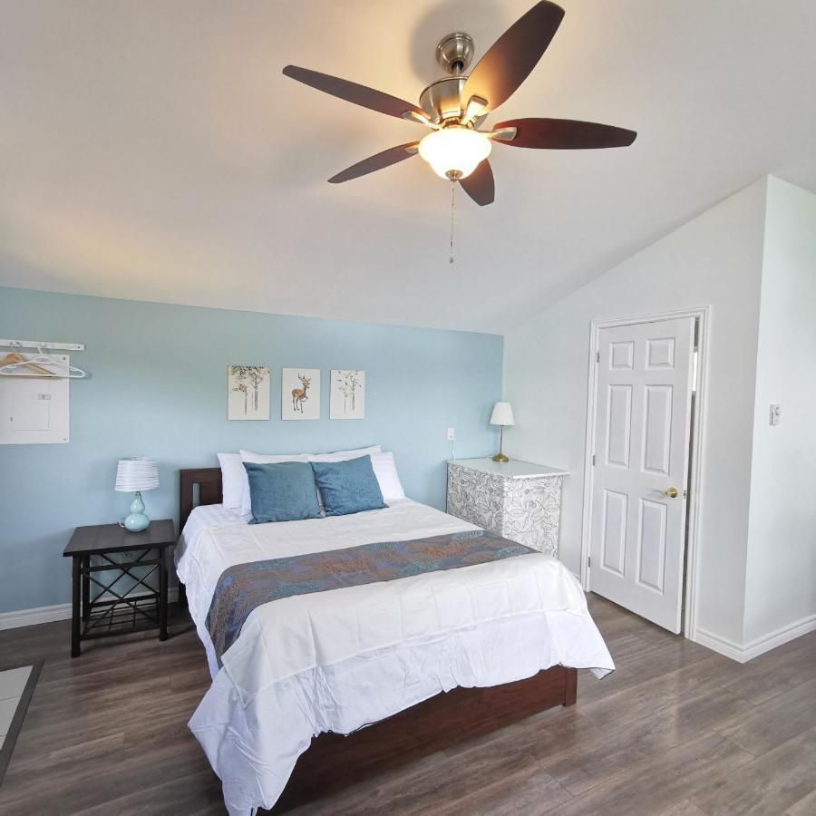Knotty Pine Ocean Front Suite - Adults Only 英戈尼什 外观 照片