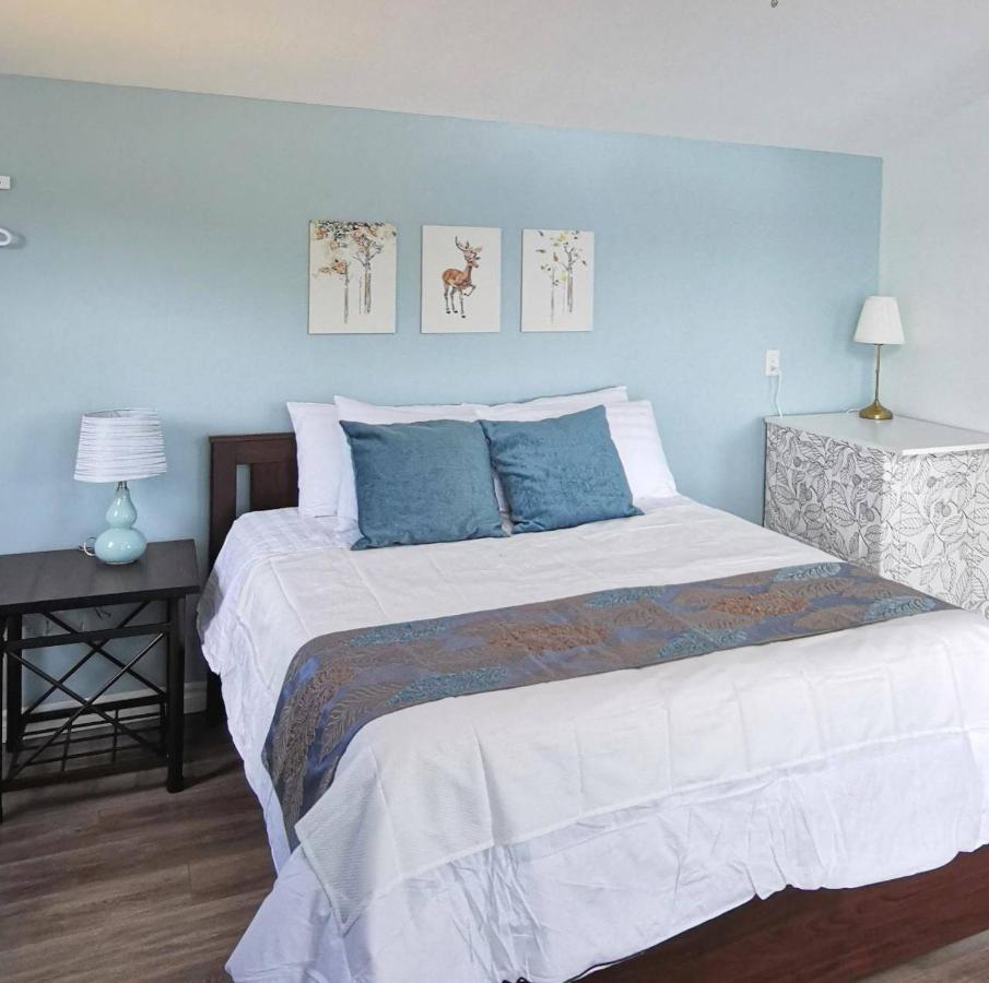 Knotty Pine Ocean Front Suite - Adults Only 英戈尼什 外观 照片