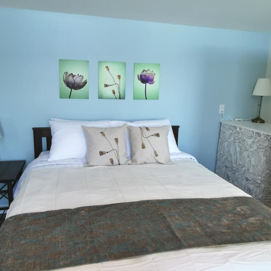 Knotty Pine Ocean Front Suite - Adults Only 英戈尼什 外观 照片