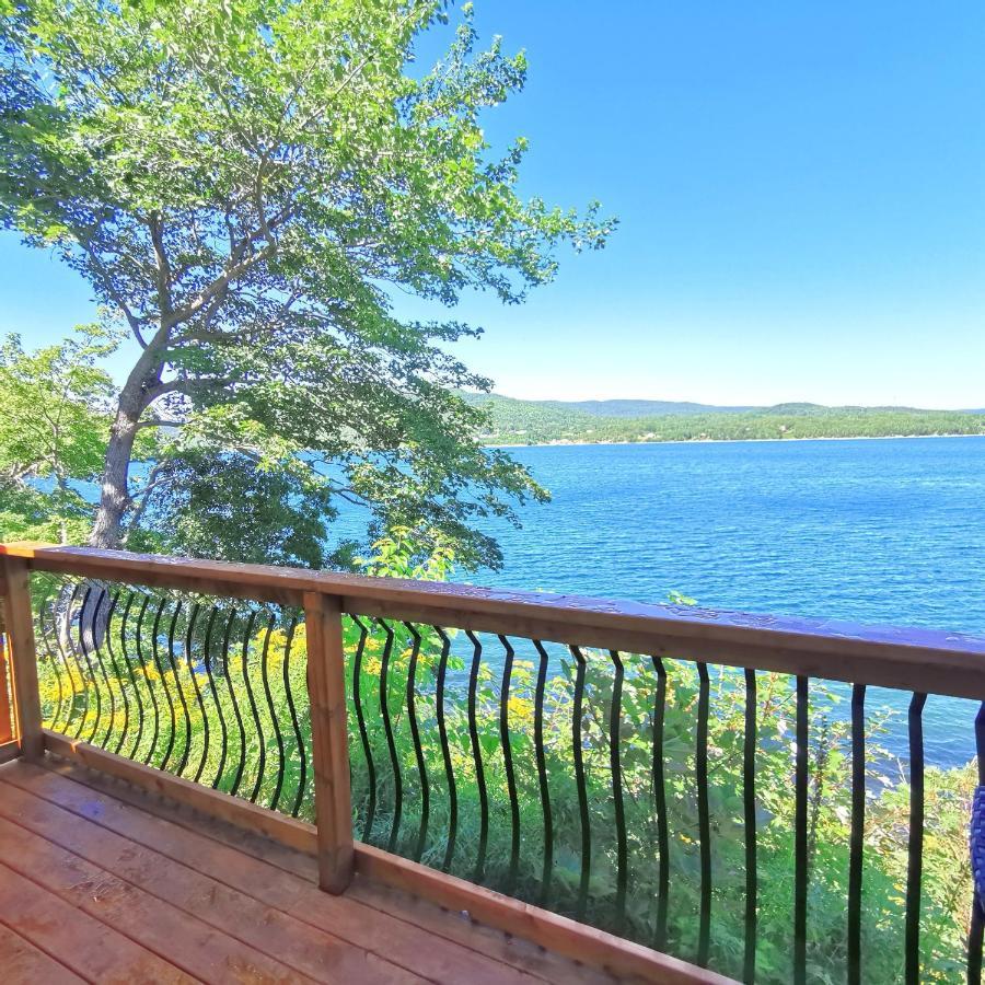 Knotty Pine Ocean Front Suite - Adults Only 英戈尼什 外观 照片