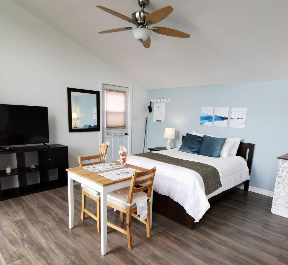 Knotty Pine Ocean Front Suite - Adults Only 英戈尼什 外观 照片
