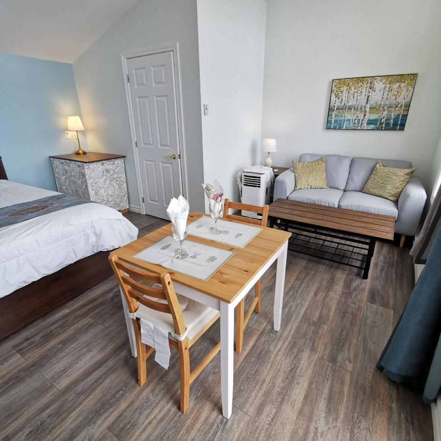 Knotty Pine Ocean Front Suite - Adults Only 英戈尼什 外观 照片
