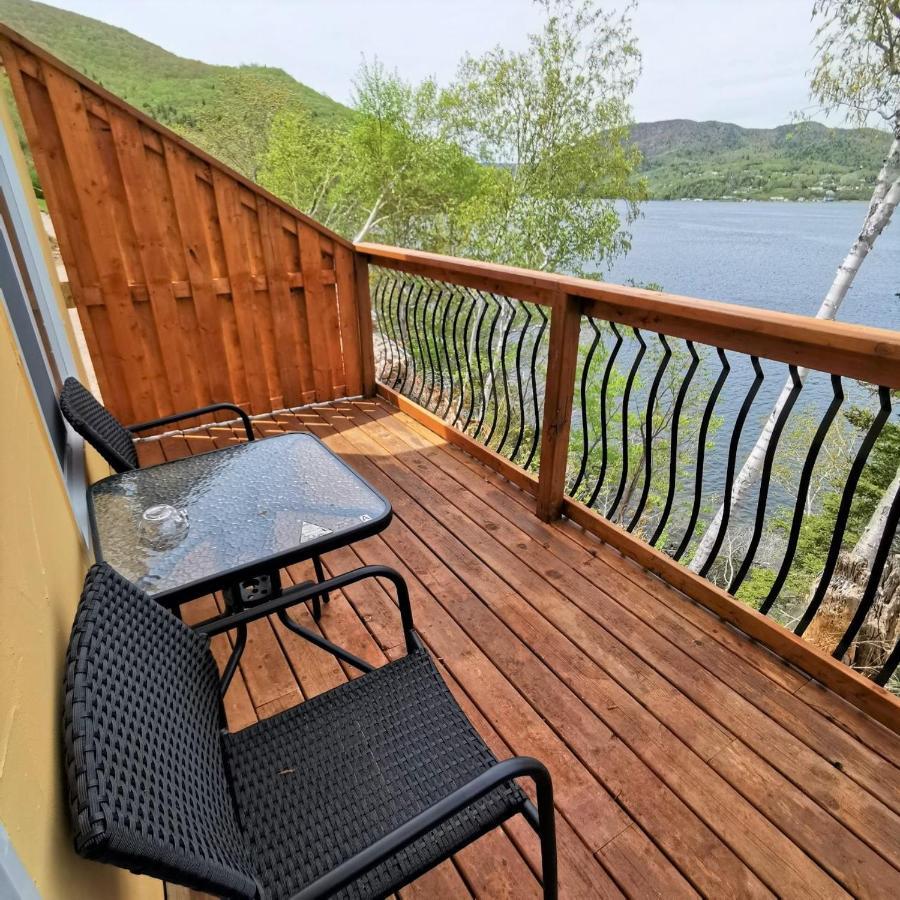 Knotty Pine Ocean Front Suite - Adults Only 英戈尼什 外观 照片