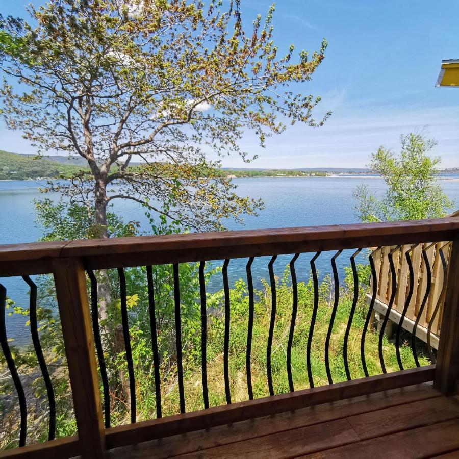 Knotty Pine Ocean Front Suite - Adults Only 英戈尼什 外观 照片