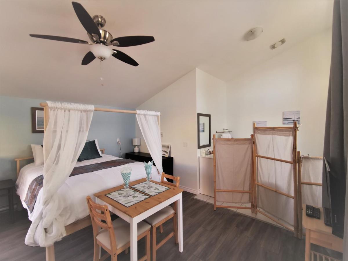 Knotty Pine Ocean Front Suite - Adults Only 英戈尼什 外观 照片